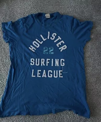 Hollister T-Shirt • £6.50