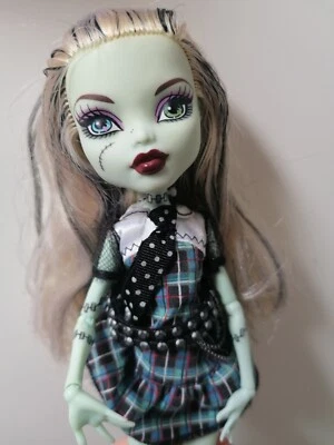 £25 • Buy Monster High Frankie Stein Doll 1st Wave, Pet, Clothes, Bag, Earrings Set