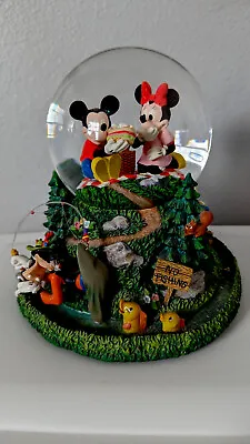 Mickey And Minnie Mouse Picnic Snow Globe • $20