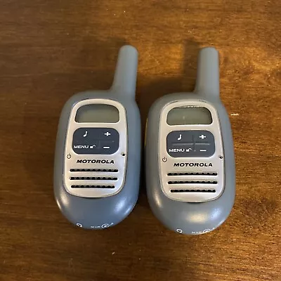 Pair Of MOTOROLA FV200 TALKABOUT FRS/GMRS 2 WAY RADIOS GRAY • $22.49