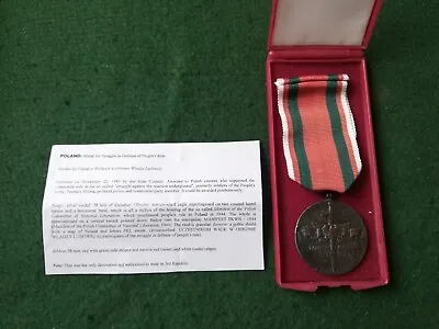 People’s Republic Polish Medal For WW2 Communist Combatants In Case.  • £35
