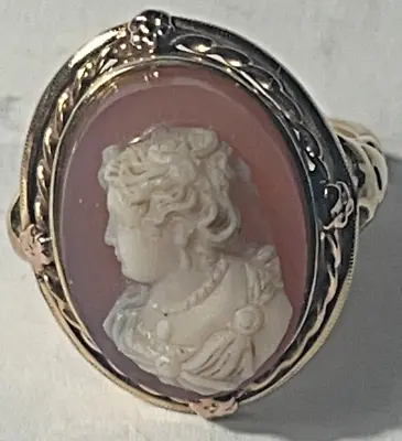 Vintage Yellow Gold Carved Cameo Ladies Ring • $229.99