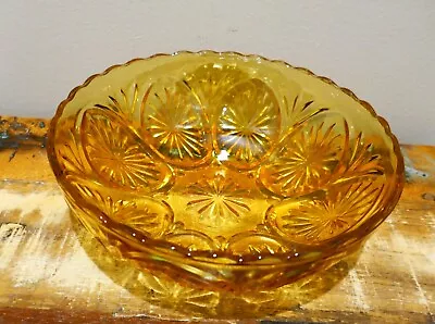 Vintage MCM Starburst Daisy Serving Chip Large Bowl Anchor Hocking Indiana Amber • $9.99