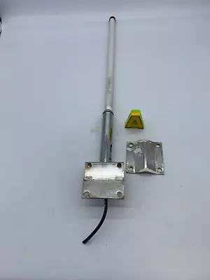 Marine Digital Antenna 18  W/ S.S. Mounting Bracket (Used) • $36.99