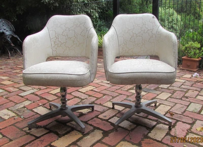 $100 • Buy Mid Century Swivel Base Easy Chair, Unique Chrome Base,  Easy/office/dining