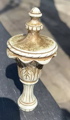 Vintage Hollywood Regency Molded Plastic Lamp Finial • $10.97