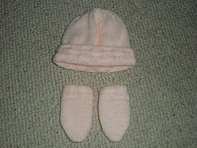 Hand Knitted Peach Baby / Dolls / Premature Baby Hat & Mittens • £1.50