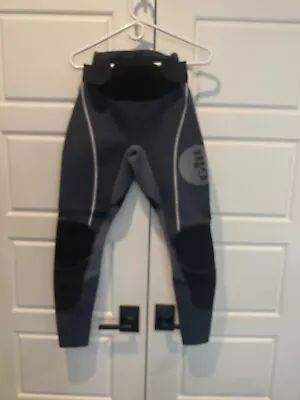 $40 • Buy GILL SPEEDSKIN 1.5MM Sailing Pants - Women’s Medium