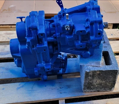$5800 • Buy Borg Warner V Drive 1005 000 002