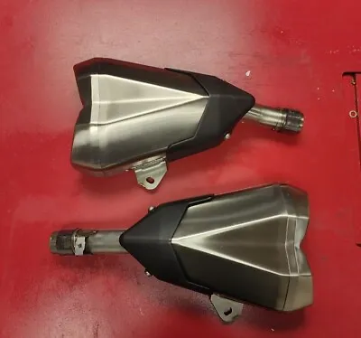 2017 2018 2019 Kawasaki Z1000sx Exhaust Silencers One Pair Oem Parts • £99