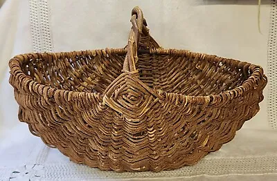 Vintage Primitive Original Gathering Woven Buttocks Basket Branch Handle Rustic • $20.69