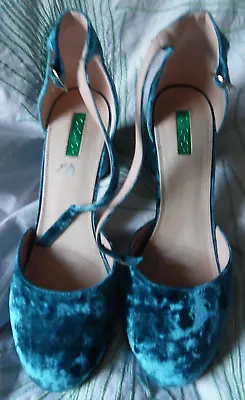 Top Shop - Turquoise Crushed Velvet Heeled Shoes - UK 8 • £25