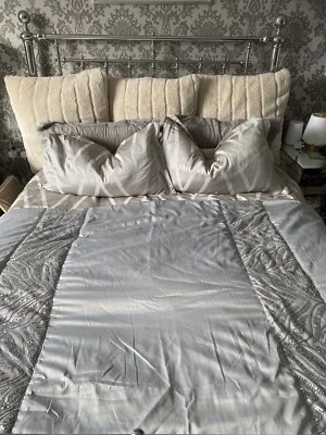 £16 • Buy Jeff Banks Grey And Sequins Throw Double Size￼