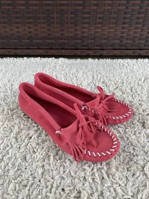 $23.20 • Buy Minnetonka Kilty Hardsoles Moccasins Pink Suede 401 Slip On Shoe Womens Size 8