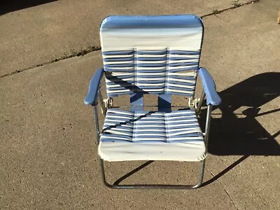 Vtg Child Size Vinyl Tube Folding Lawn Chair Patio Deck Pool Beach Blue & White • $17.95