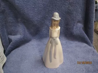 Porceval SPAIN Lladro Like Figurine Girl Lady W/ Hat 9  Tall EXCELLENT W Label • $24.99