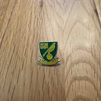 NORWICH CITY FC Quality  Enamel/metal Football Pin Badge. Price Includes Postage • £4.49