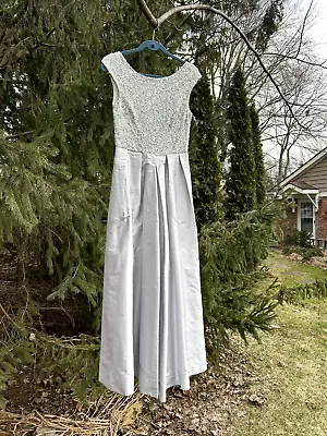 AIDAN MATTOX Sequined Bodice Gown Light Blue Size  6 • $8