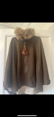 £250 • Buy Holland Cooper Tweed Cape Fur Collar