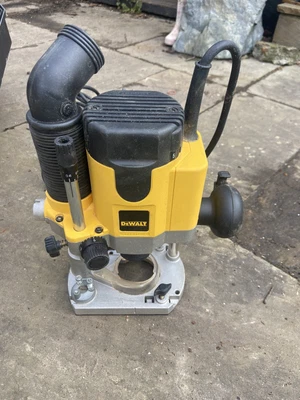 £32 • Buy DEWALT DW621L Router 240v