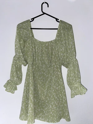 $125 • Buy Savel Alyssa Mini Dress - Size 12