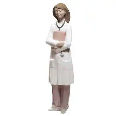 $119.95 • Buy Lladro Nao, Female Doctor #1684  Brand New Mint & Box 10.75  Tall, Mib Free Ship
