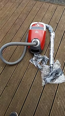 Miele Cat And Dog T5000 Vacuum Full Working 2200w Not Genuine Pole And Fittings  • £110