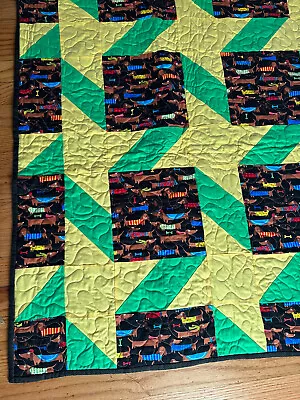 🐾🦴🐾DACHSHUND~ DOG ~ Quilt/Throw ~ Vivid Colors ~ Hand Made ~ Mint Condition • $33