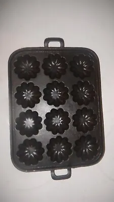 Vintage Cast Iron 12 Slot Muffin Pan • $25