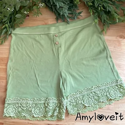 Free People Lace Trim Ribbed Shorts Size Small New • £24.13