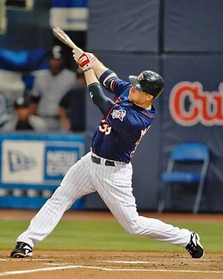 2009 Minnesota Twins JUSTIN MORNEAU Glossy 8x10 Photo Metrodome Print • $5.49