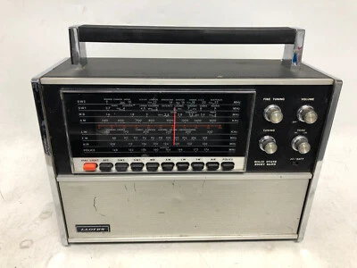 $69.99 • Buy LLOYDS 9n11b-120a Solid State Eight Band World Radio Receiver Japan For Parts
