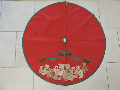 Christmas Tree Skirt With Appliqued Group Of Teddy Bears • $6.50