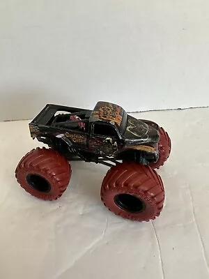 Hot Wheels Monster Jam Truck Captain’s Curse 1/:64 Truck Red Wheels Rare • $11.99