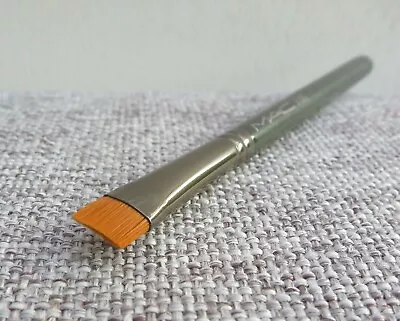 1x MAC Flat Definer Brush #212 SE Travel Size Brand New! • £9.23