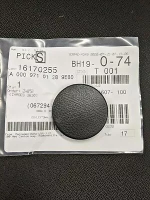 New Genuine Mercedes Sprinter Driver Seat Armrest Joint Cover Cap Left 2500 3500 • $13.46