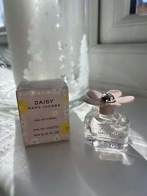 ⭐️ Marc Jacobs Daisy Eau So Fresh Eau De Toilette 4ml - Brand New And Boxed • £16.50