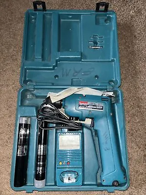 Makita 6012HD Cordless 9.6v Drill Driver - Batteries DC9700a Fast Charger Case • $34.95