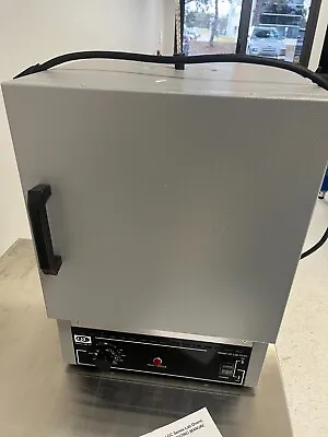 Quincy Lab 20GC Lab Oven 120V 750W 1.27ft^3 Wire Shelves Glass Thermometer • $200