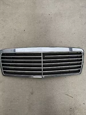 W210 Prefacelift Chrome Carbon Look Grille • $150