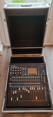 £1850 • Buy Allen And Heath QU-16 Digital Mixer (Chrome Edition) With Flight Case