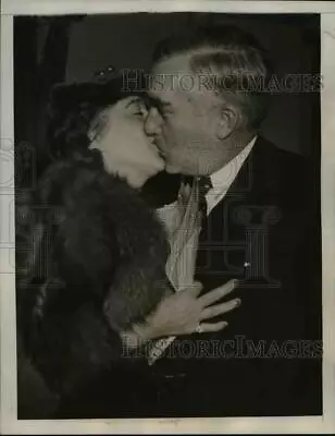 1940 Press Photo Charles Edison Kisses Wife After Appointed Navy Secretary • $19.99