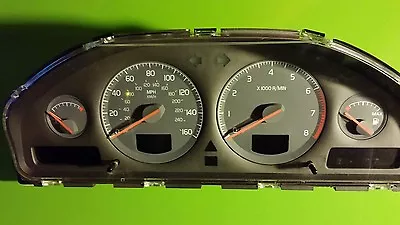 2000 Volvo S80 SPEEDOMETER ODOMETER TACHOMETE GAS GAUGE INSTRUMENT CLUSTER GAUGE • $60