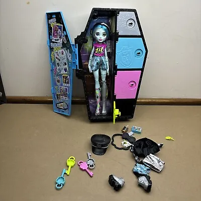 Frankie Stein Monster High Doll And Fashion Set With Dress-Up Locker • $25.97