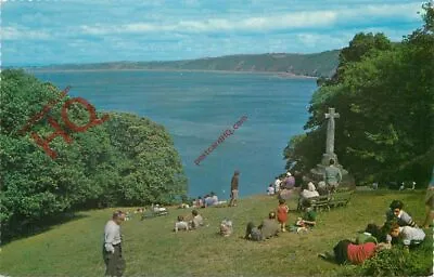 Picture Postcard::Clovelly War Memorial • £1.69