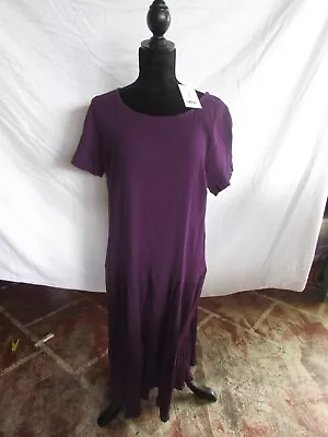 Victoria Hill Crinkle Dress Size 16 - Plum Colour • $30