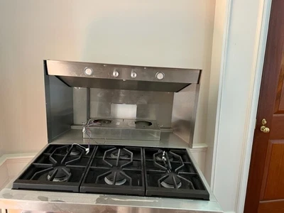 $500 • Buy Wolf Range Hood
