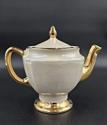 Vintage CG Iridescent Cream Lusterware Teapot With Warranted 22 Kt Gold USA • $47.95