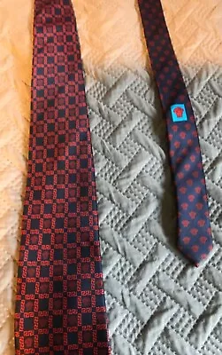 Versace Red And Blue 100% Silk Medusa Necktie In Excellent Condition • $30