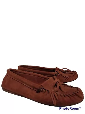 Minnetonka  402 Womens 10 Suede Slip On Loafer Kilty Moccasins Fringe Brown • $19.99